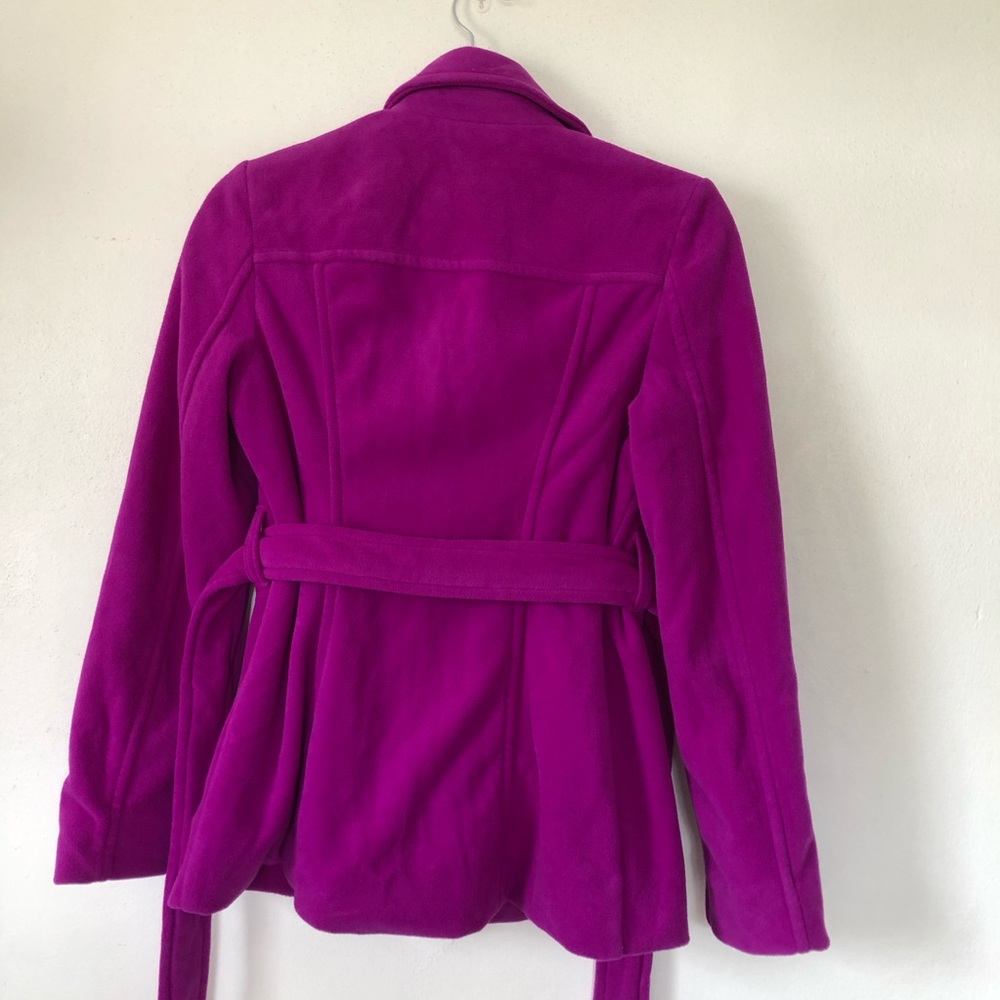 Old navy Fuchsia Petite Fleece Coat. - Picture 3 of 5